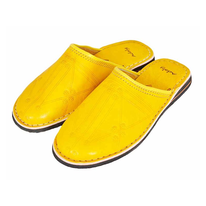 Moroccan yellow babouche slippers Dambira. Handmade with round tip