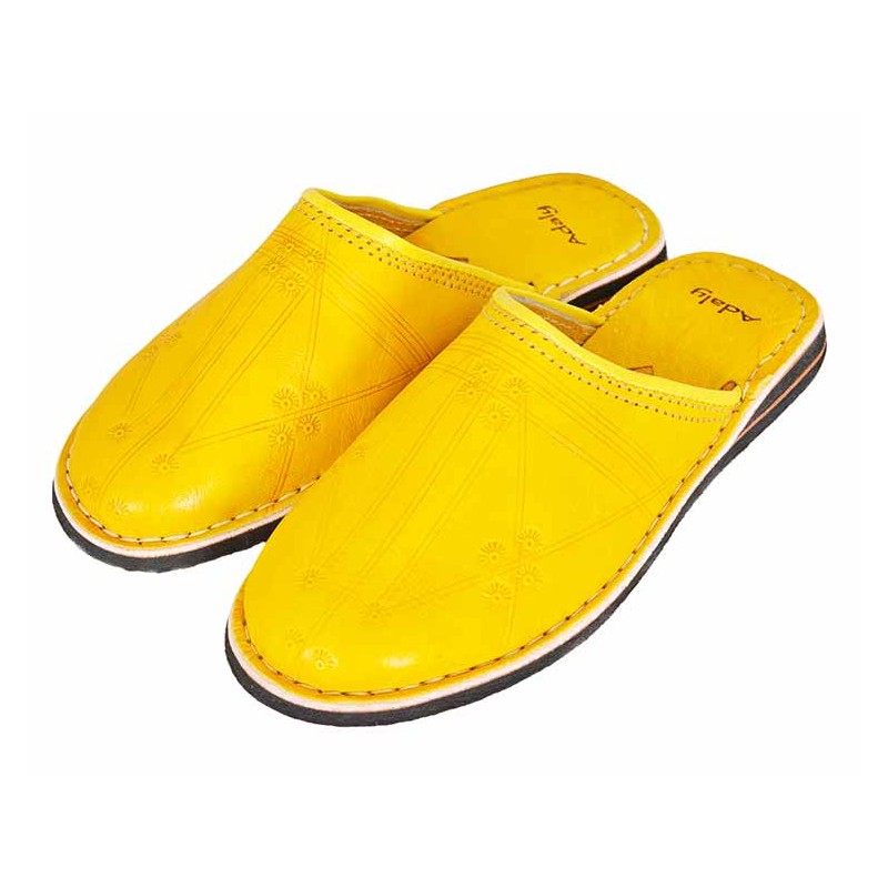 https://www.mesbabouches.com/43-large_default/moroccan-babouche-dambira-yellow.jpg