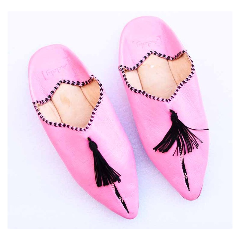 pompom-slippers-pink